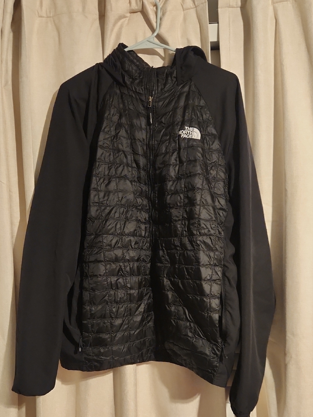 The North Face Men’s Black Quilted Breithorn Hybrid Jacket